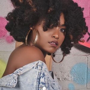 Meet your Posher, Paris